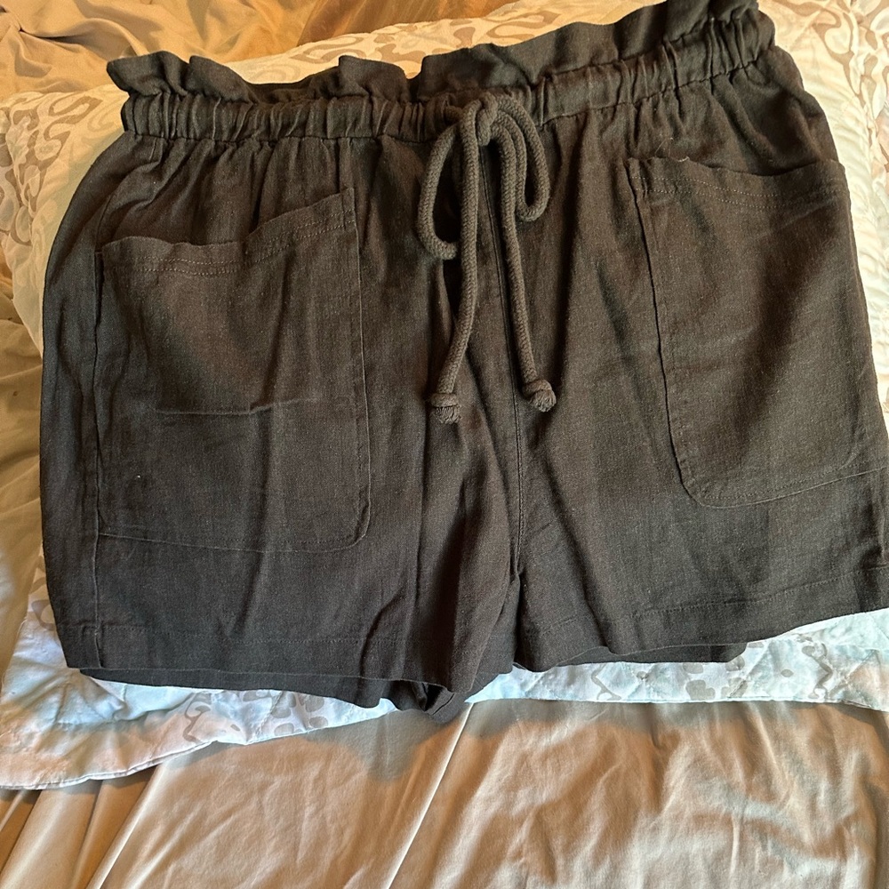 Universal Thread shorts charcoal size lg